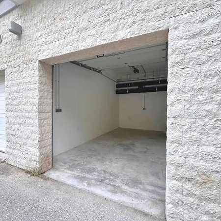 Zen With Private Garage Apartment