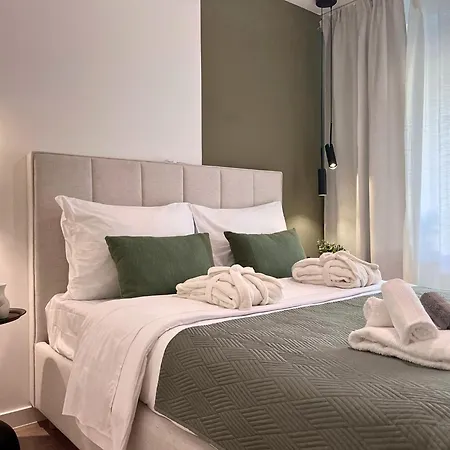 Zen With Private Garage *