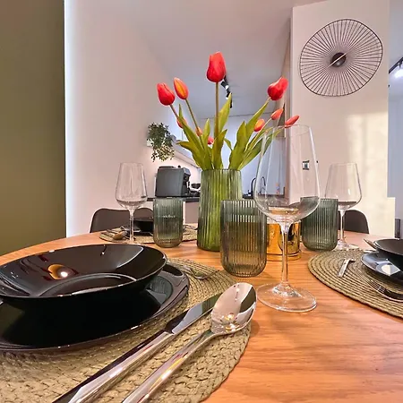 Zen With Private Garage Apartment Rijeka