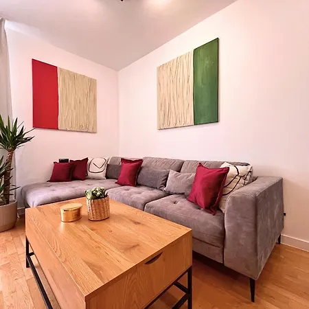 Zen With Private Garage