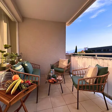 Zen With Private Garage Apartman Rijeka