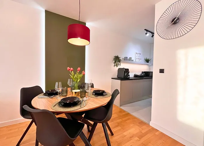 Zen With Private Garage Apartman *