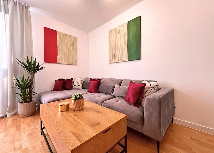 Zen With Private Garage