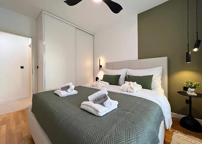 アパート Zen With Private Garage