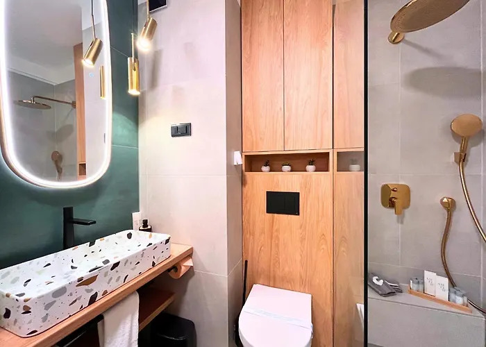 Zen With Private Garage Apartman *